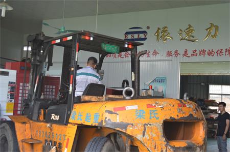 線軌加工中心運送 線軌加工中心運送