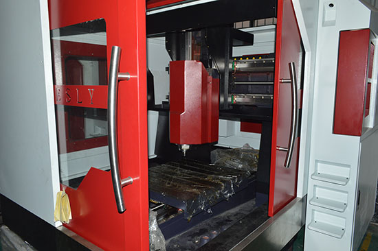 鋁合金雕銑機(jī) 鋁合金雕銑機(jī)